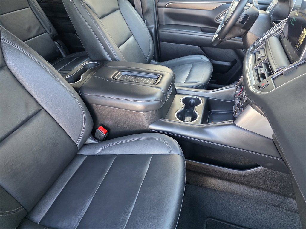 Used 2024 Chevrolet Suburban LT image 11