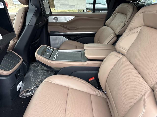 New 2026 Lincoln Navigator Black Label image 18