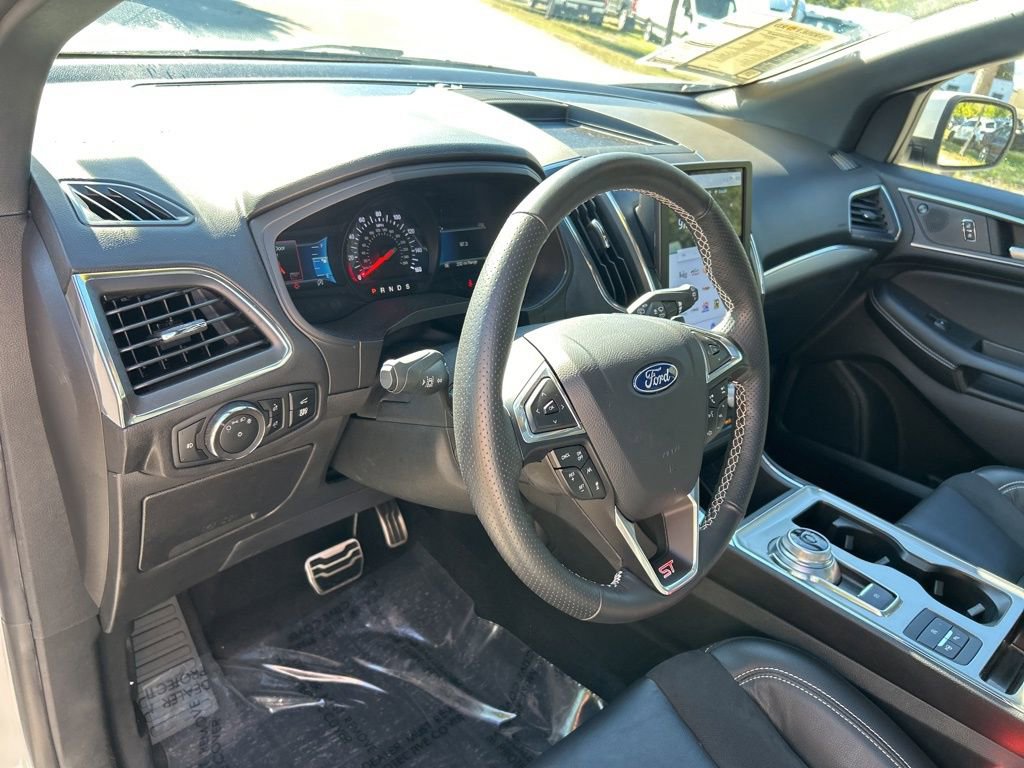 Used 2024 Ford Edge ST w/ Equipment Group 401A image 22