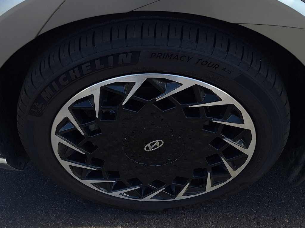 Certified 2024 Hyundai Ioniq 5 Limited AWD/4WD image 32