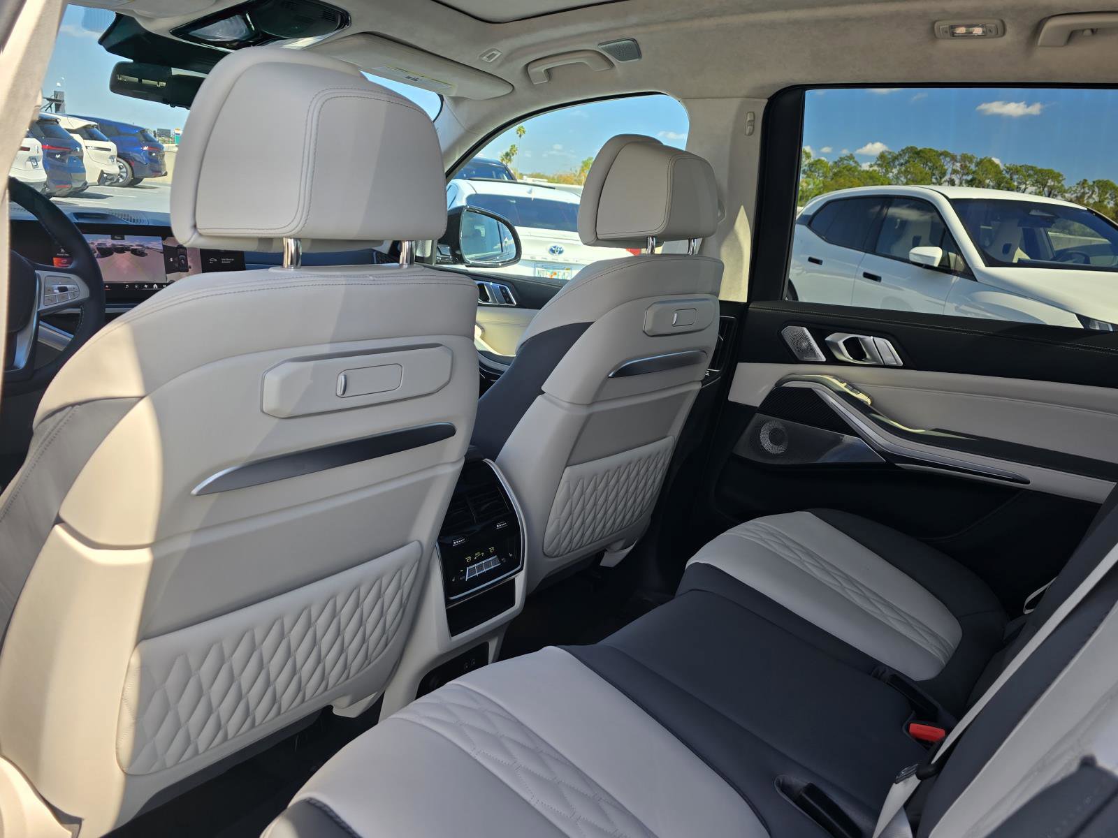 New 2026 BMW ALPINA XB7 image 11