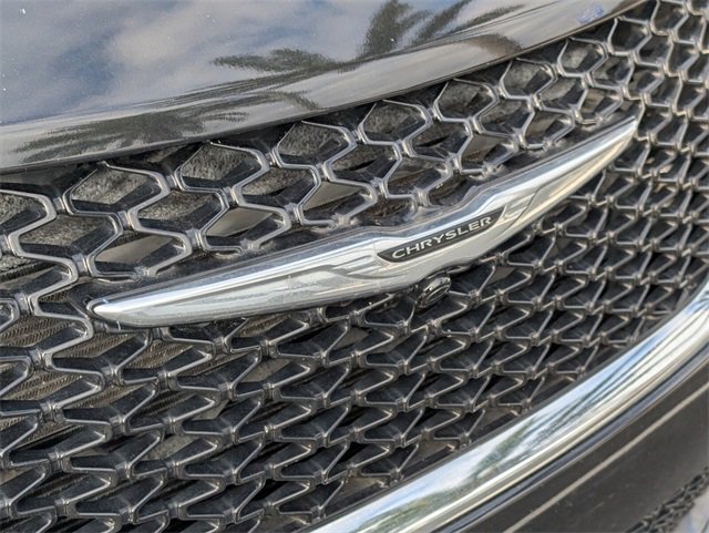 Used 2023 Chrysler Pacifica Limited image 65