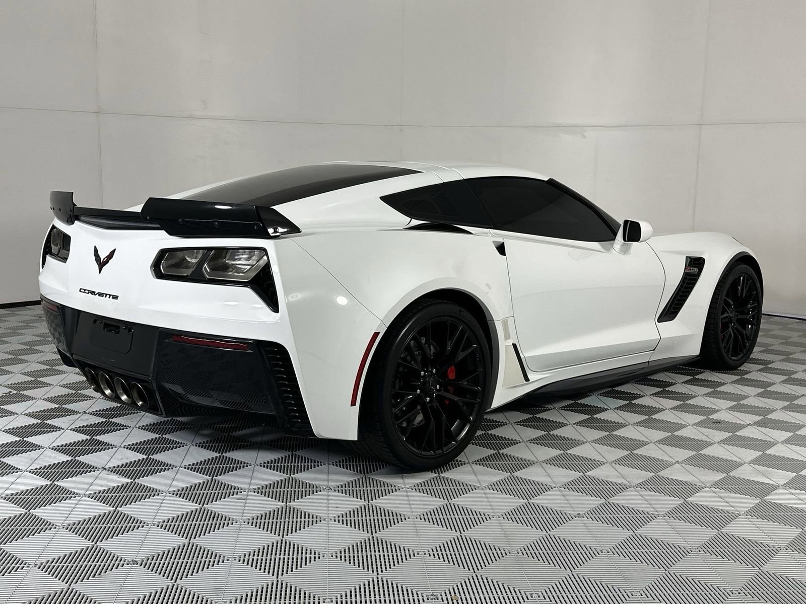 Used 2017 Chevrolet Corvette Z06 RWD image 8