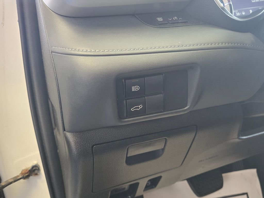 Used 2022 Toyota Highlander XLE image 12