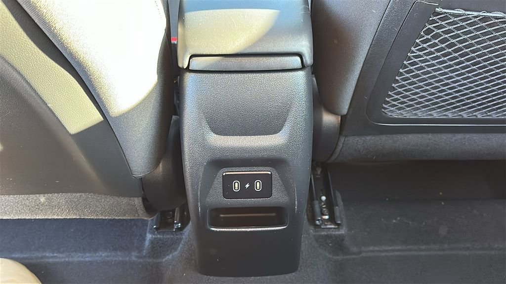 Used 2025 Hyundai Venue SEL image 31