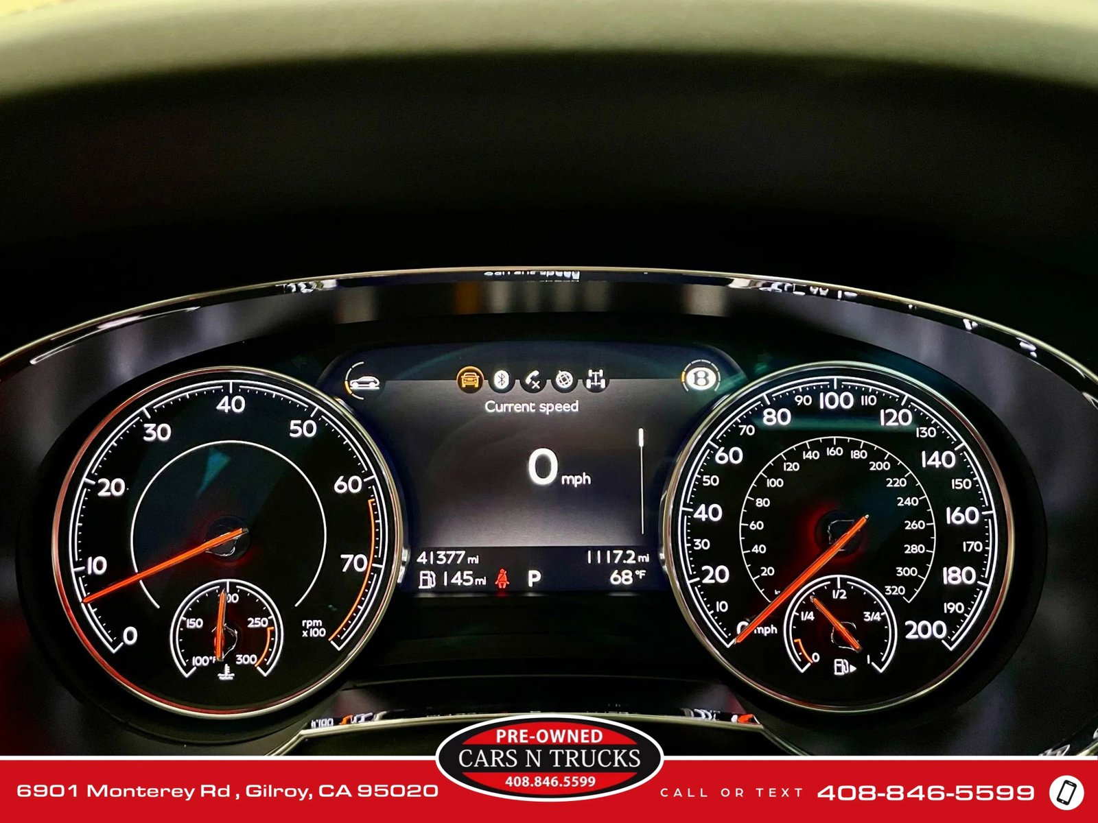 Used 2017 Bentley Bentayga image 23