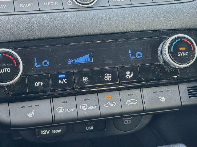 Certified 2025 Hyundai Elantra SEL FWD image 22