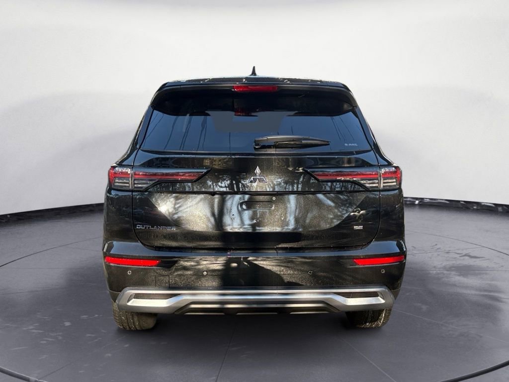 New 2026 Mitsubishi Outlander SE image 4