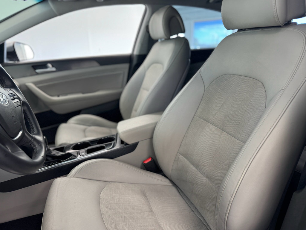 Used 2016 Hyundai Sonata Sport w/ Option Group 1V FWD image 14