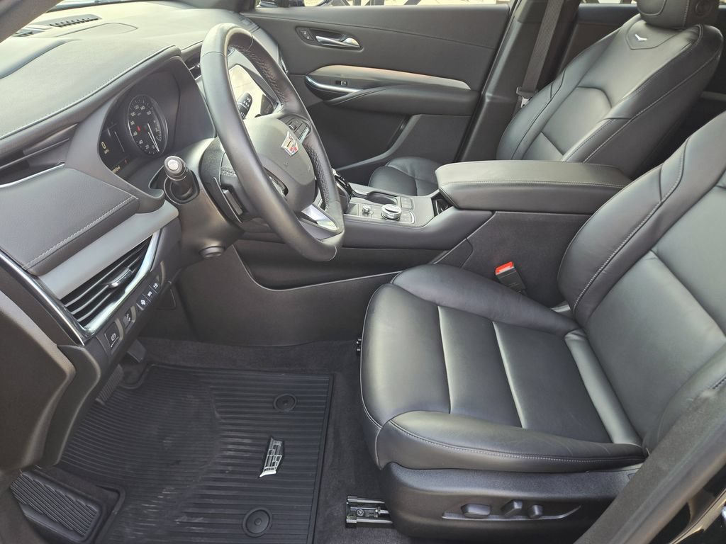 Used 2023 Cadillac XT4 Premium Luxury w/ Technology Package FWD image 13