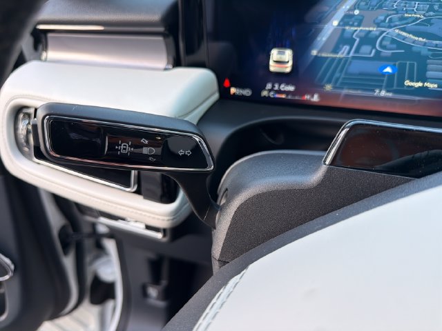New 2027 Lincoln Aviator AWD image 27
