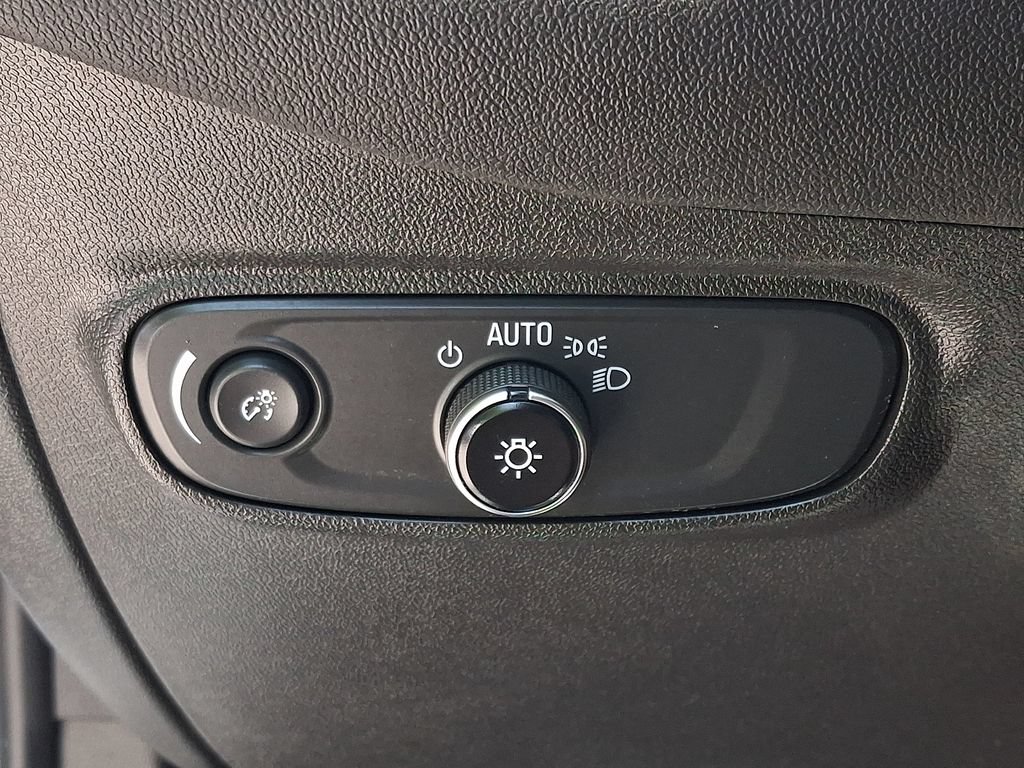 Used 2023 Chevrolet Equinox LT FWD image 25