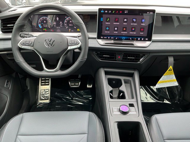 New 2026 Volkswagen Tiguan SE R-Line FWD image 12