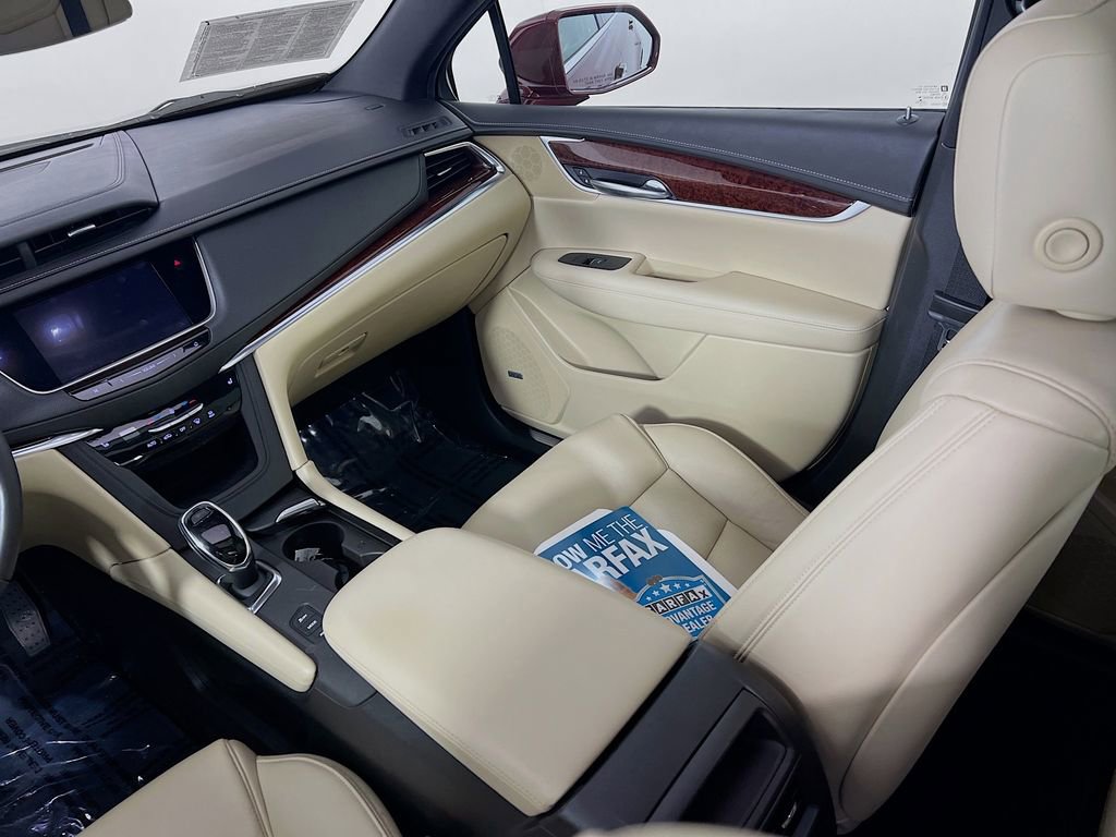 Used 2018 Cadillac XT5 Luxury w/ Driver Awareness Package image 24