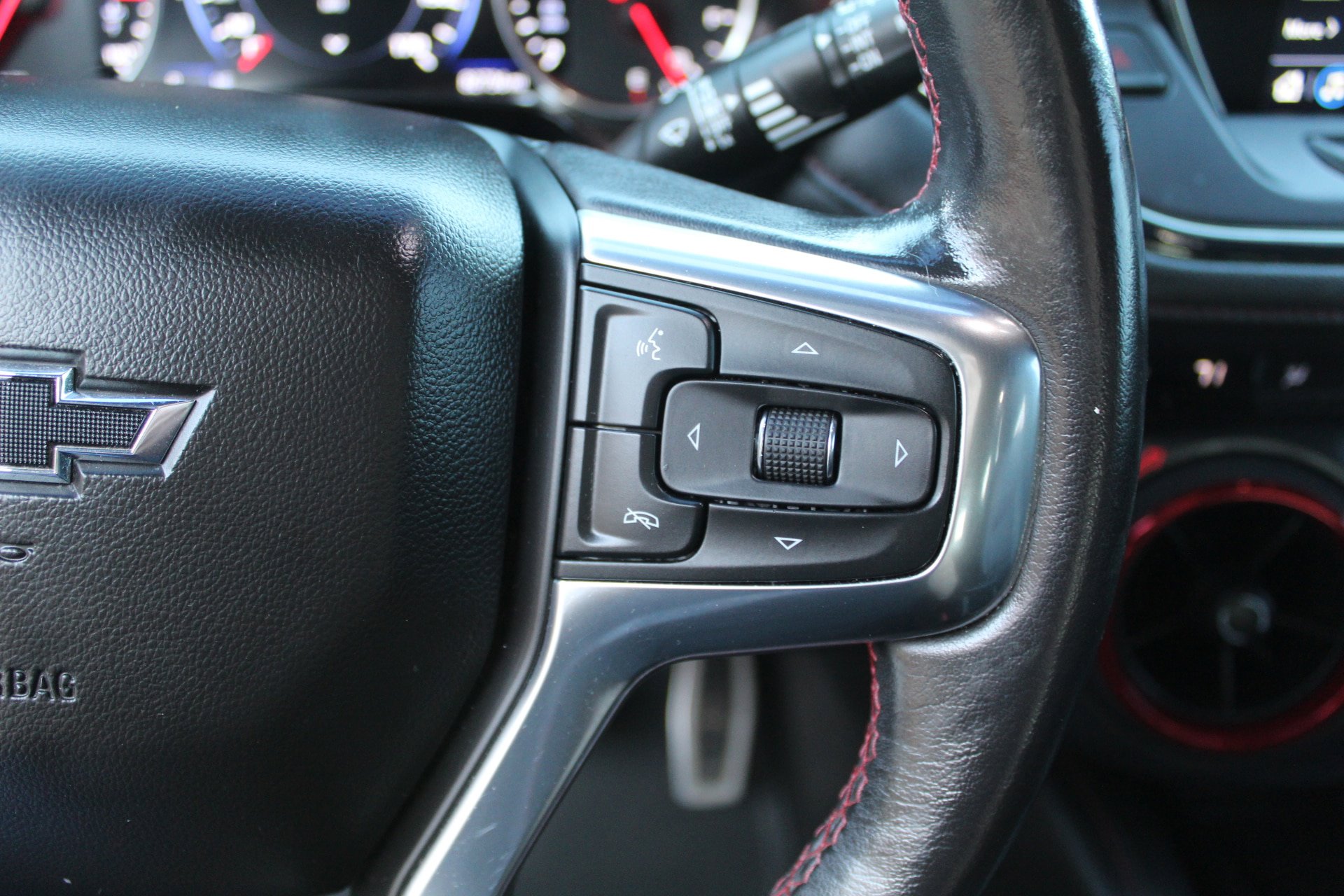 Used 2020 Chevrolet Blazer RS FWD image 40