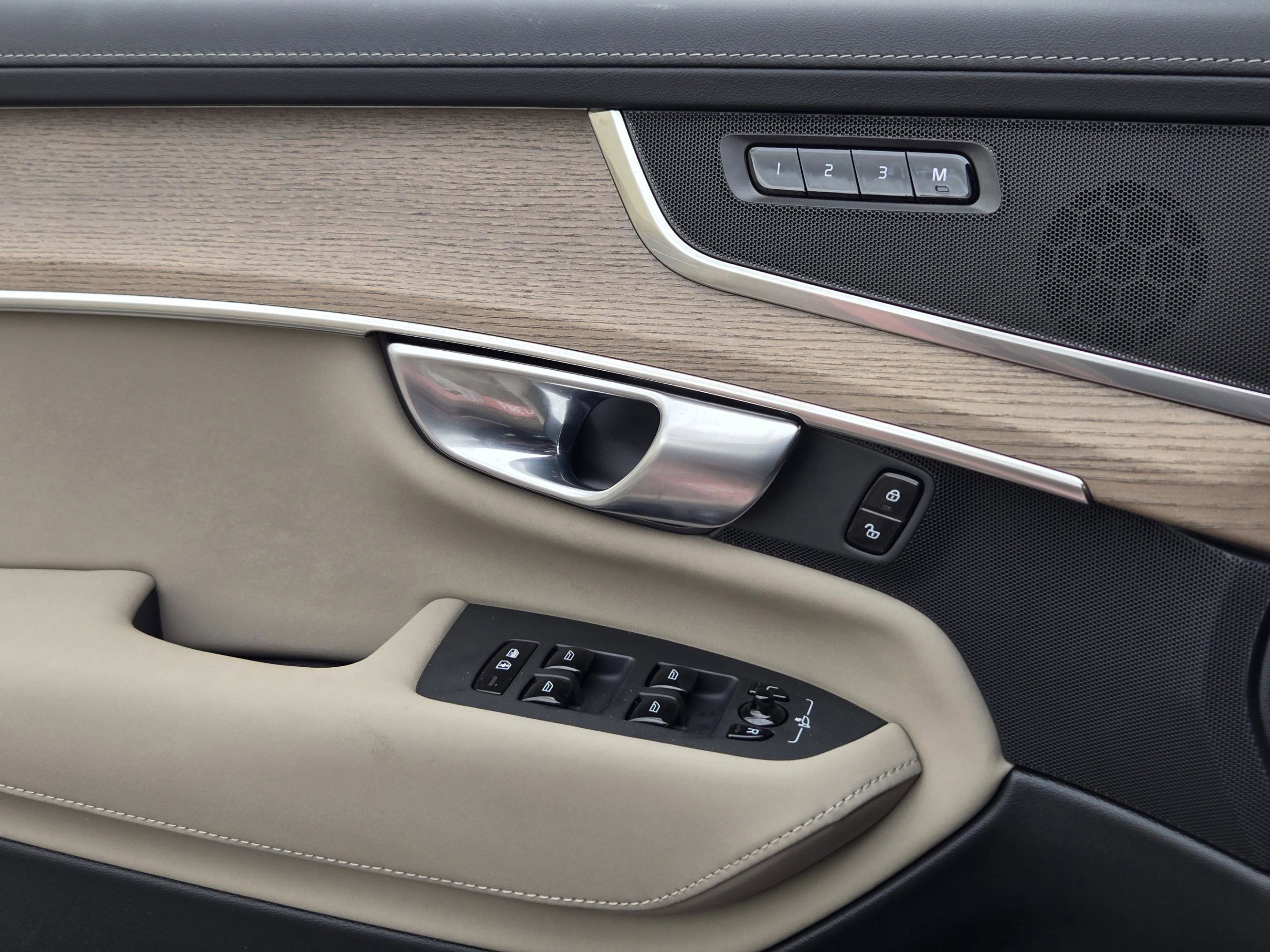 Used 2026 Volvo XC90 B6 Plus w/ Protection Package Premier image 20