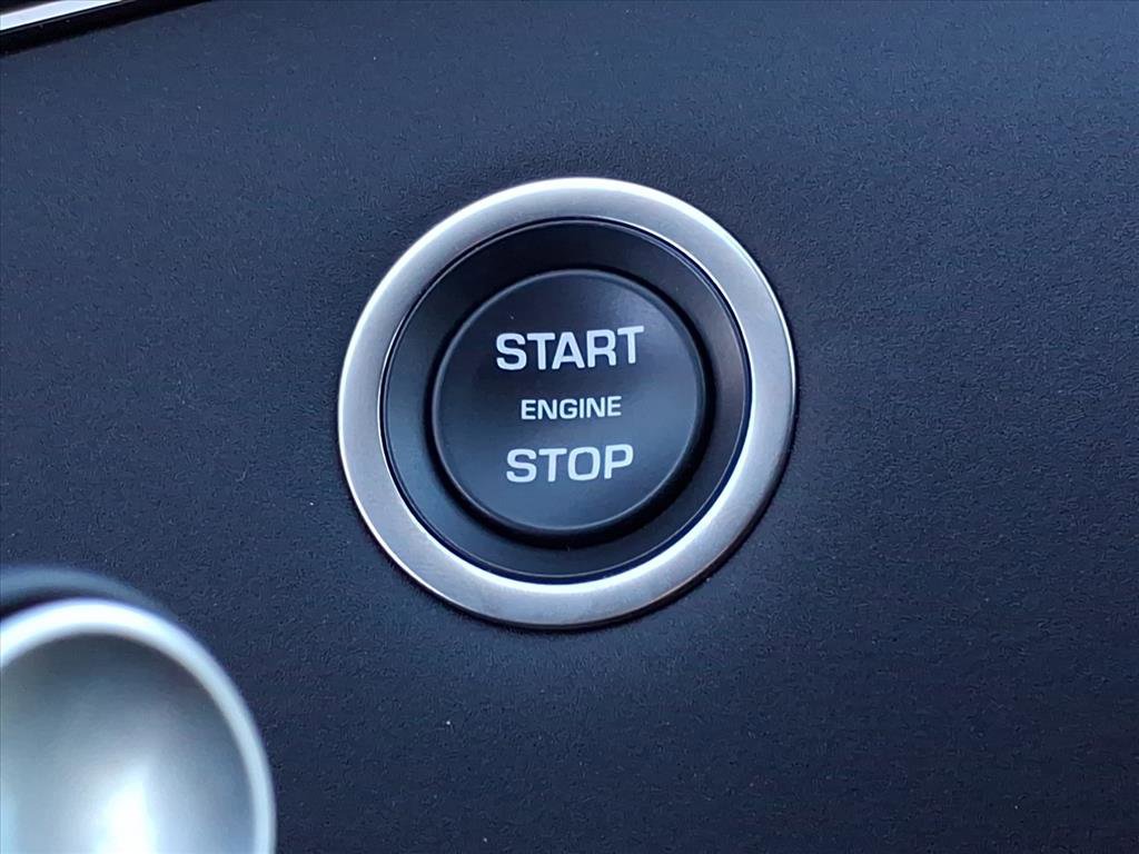 Used 2024 Land Rover Range Rover Evoque Dynamic SE image 32