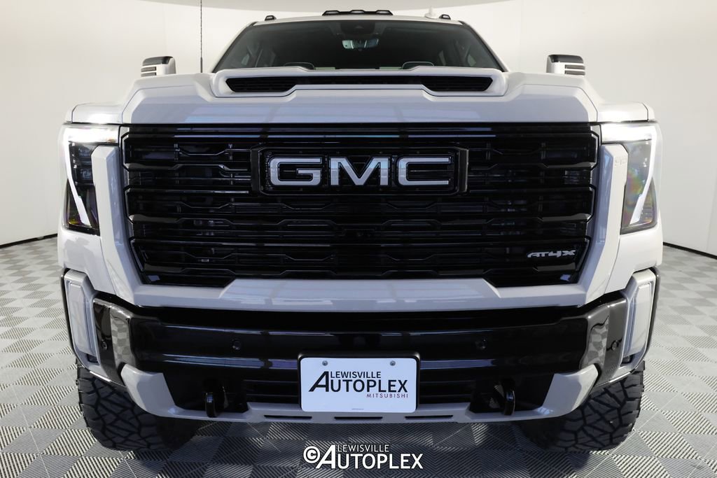 Used 2026 GMC Sierra 2500 AT4X image 2