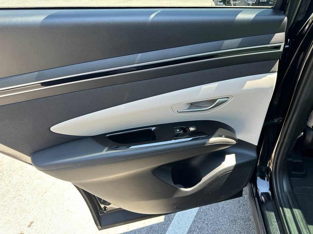 Certified 2024 Hyundai Tucson Limited AWD/4WD image 10