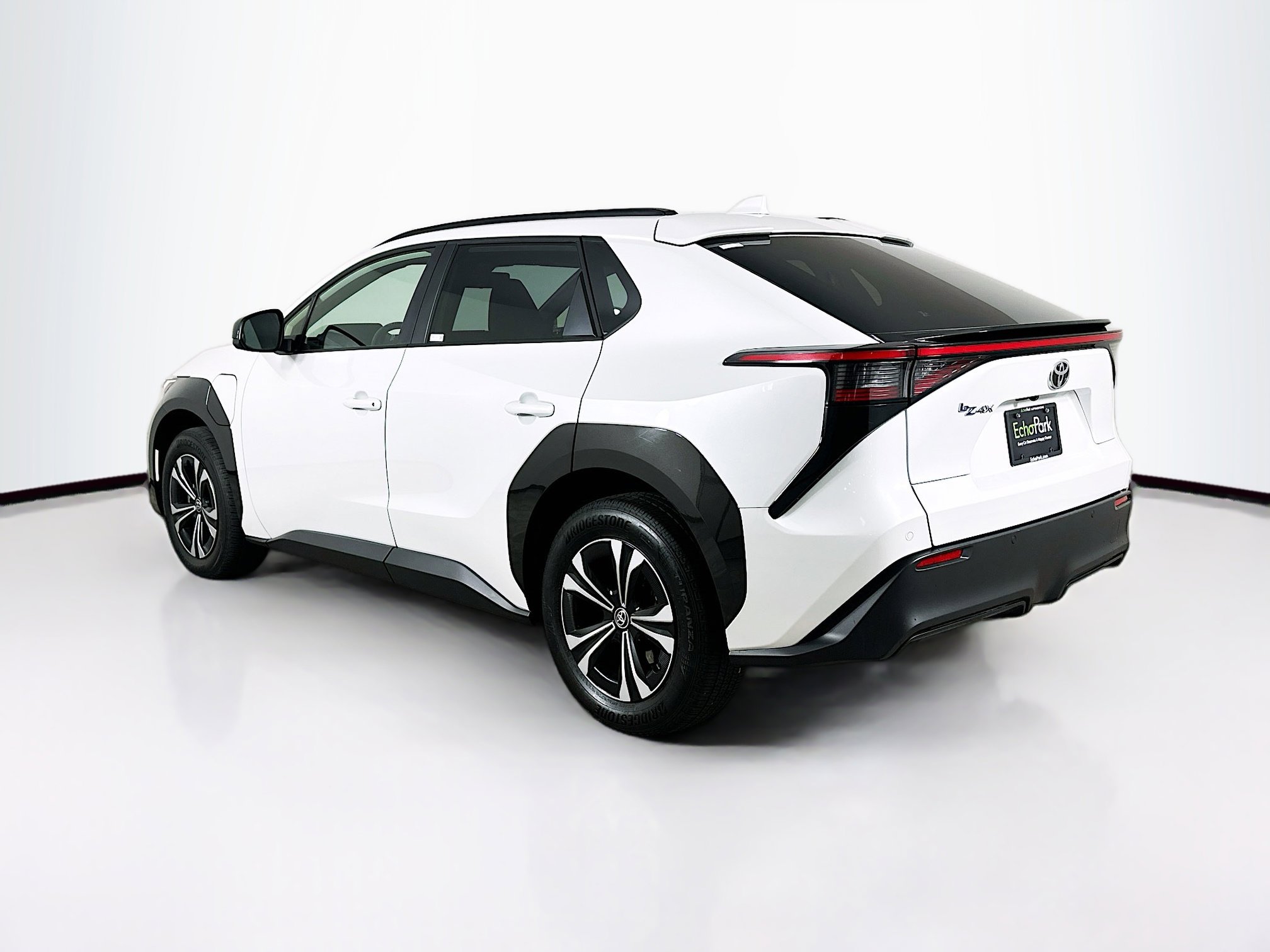 Used 2023 Toyota bZ4X XLE w/ Weather Package FWD image 5