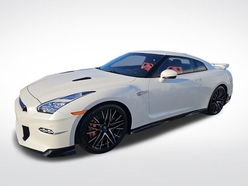Used 2024 Nissan GT-R Premium w/ Premium Interior Package image 3