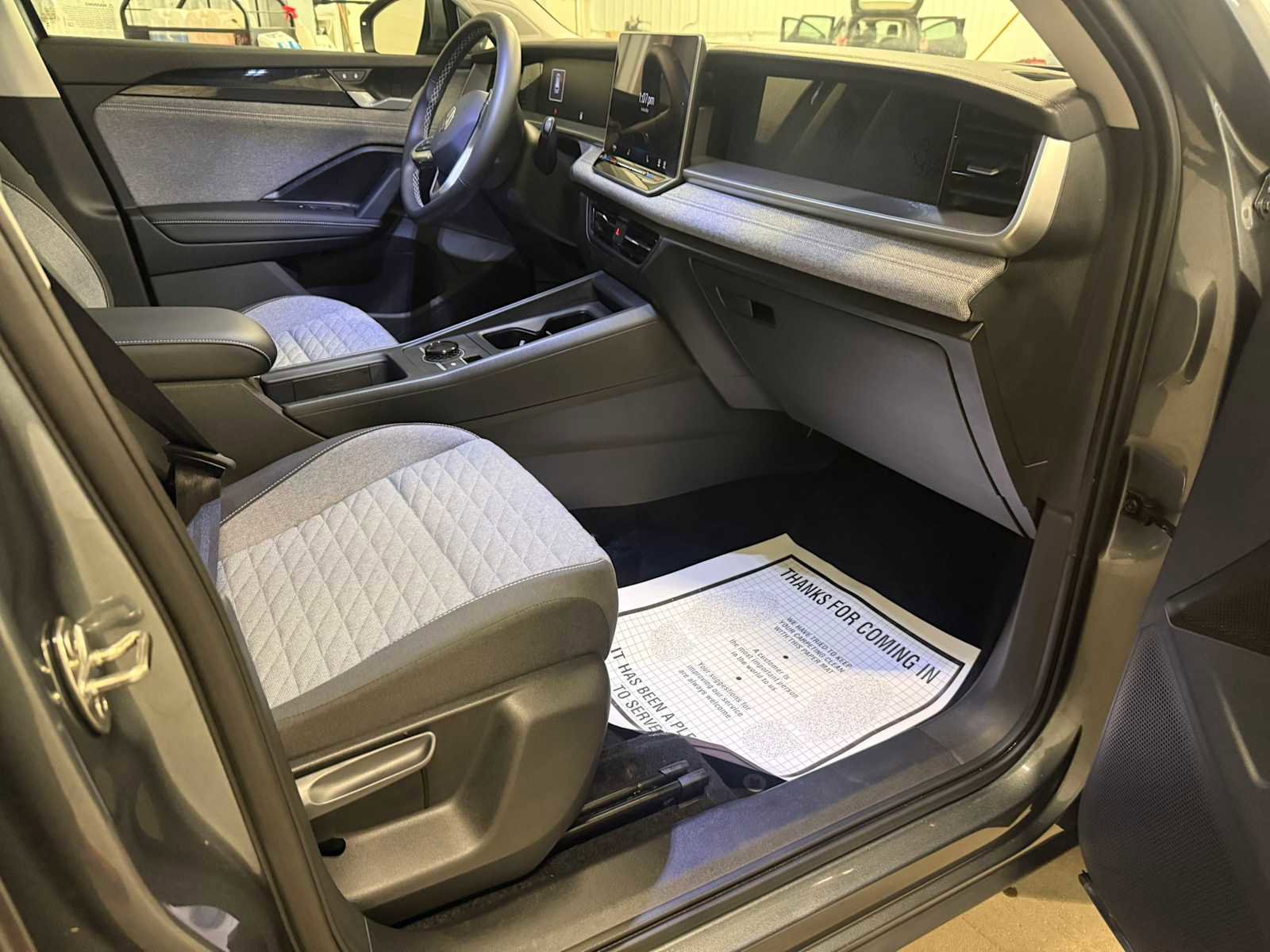 Certified 2025 Volkswagen Tiguan S image 27