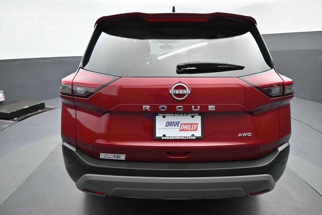 Used 2023 Nissan Rogue S AWD/4WD image 16