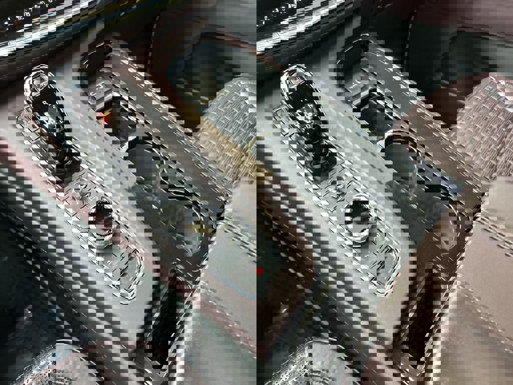 Used 2022 Cadillac Escalade Premium Luxury Platinum w/ Heavy-Duty Trailer Package image 25