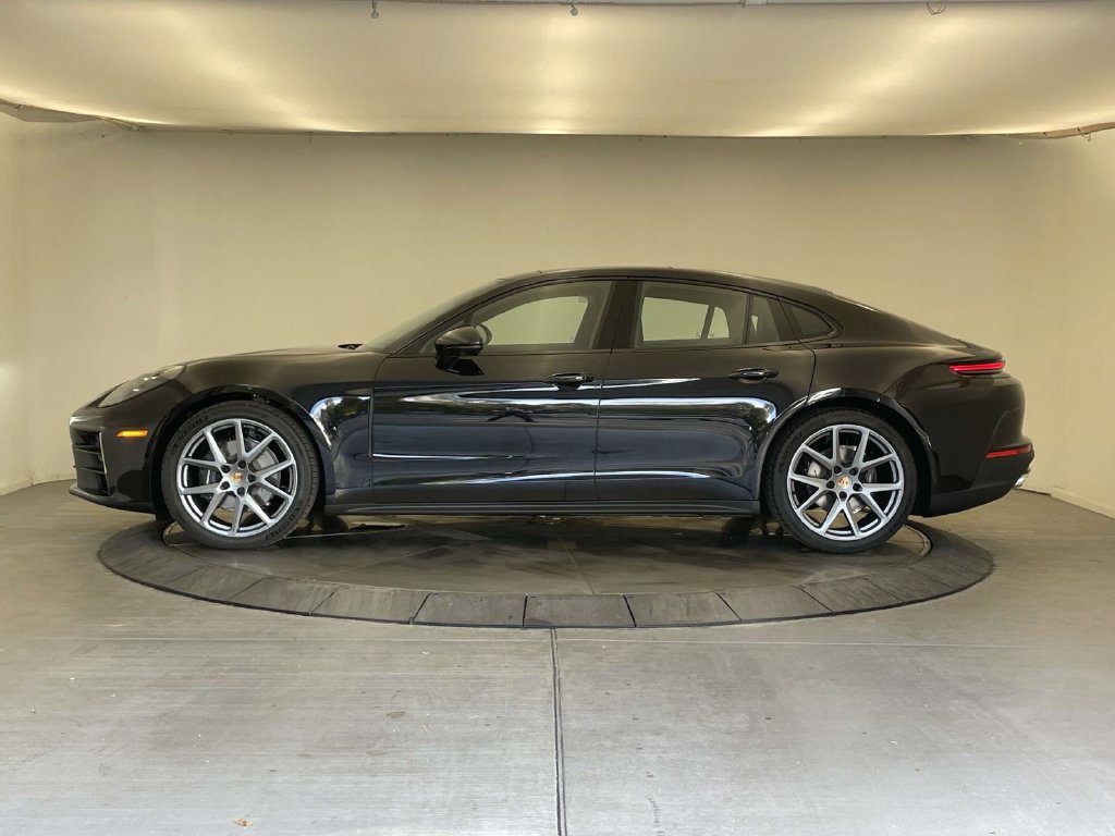 New 2027 Porsche Panamera image 2