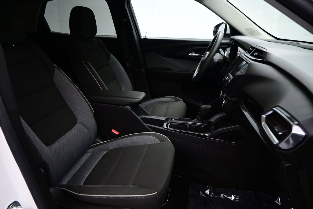 Used 2023 Chevrolet TrailBlazer LT FWD image 11