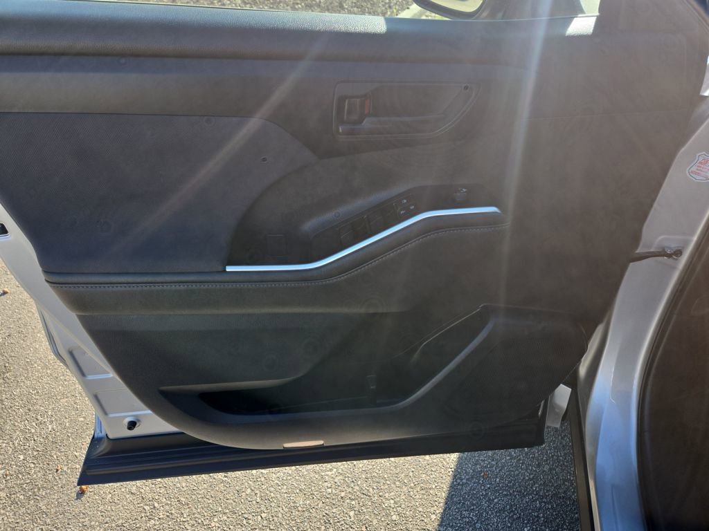 Used 2024 Toyota Highlander LE image 31