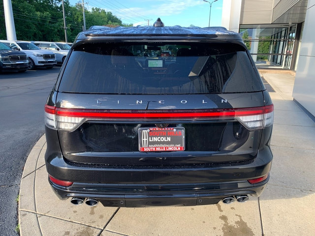 Certified 2025 Lincoln Aviator Reserve w/ Luxury Package AWD/4WD image 4