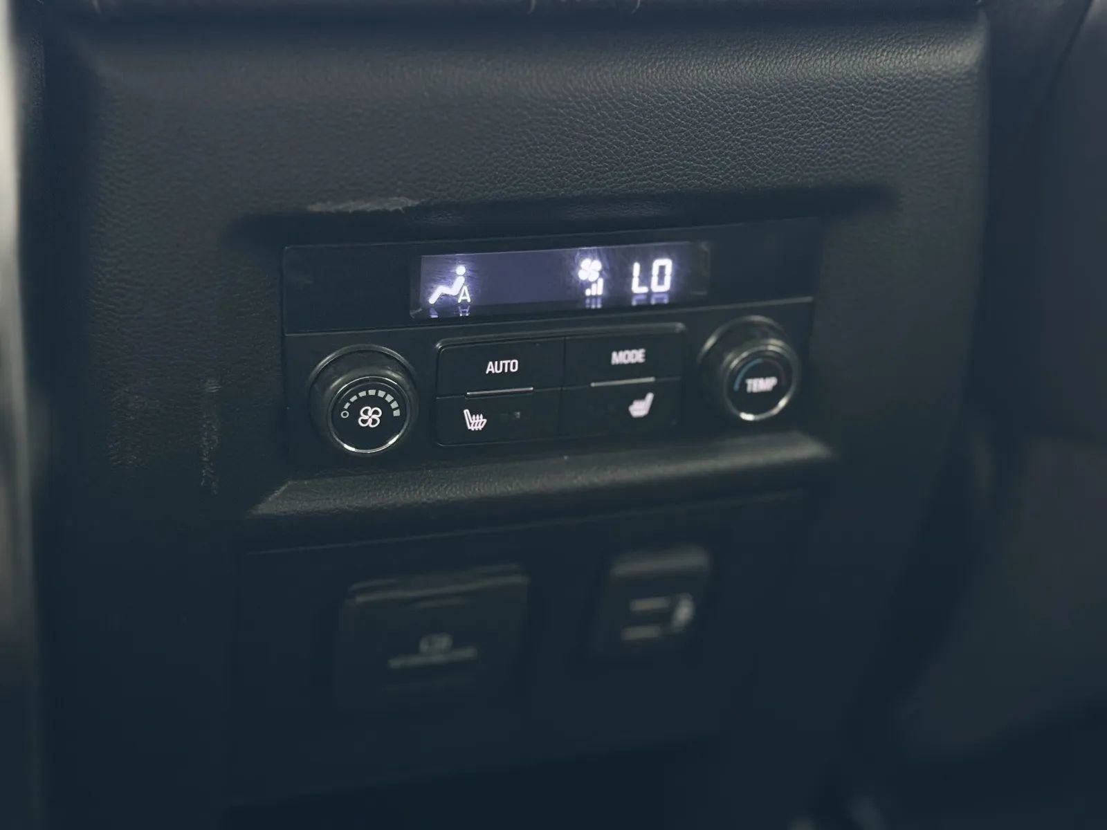 Used 2021 Chevrolet Traverse Premier w/ Redline Edition AWD/4WD image 47