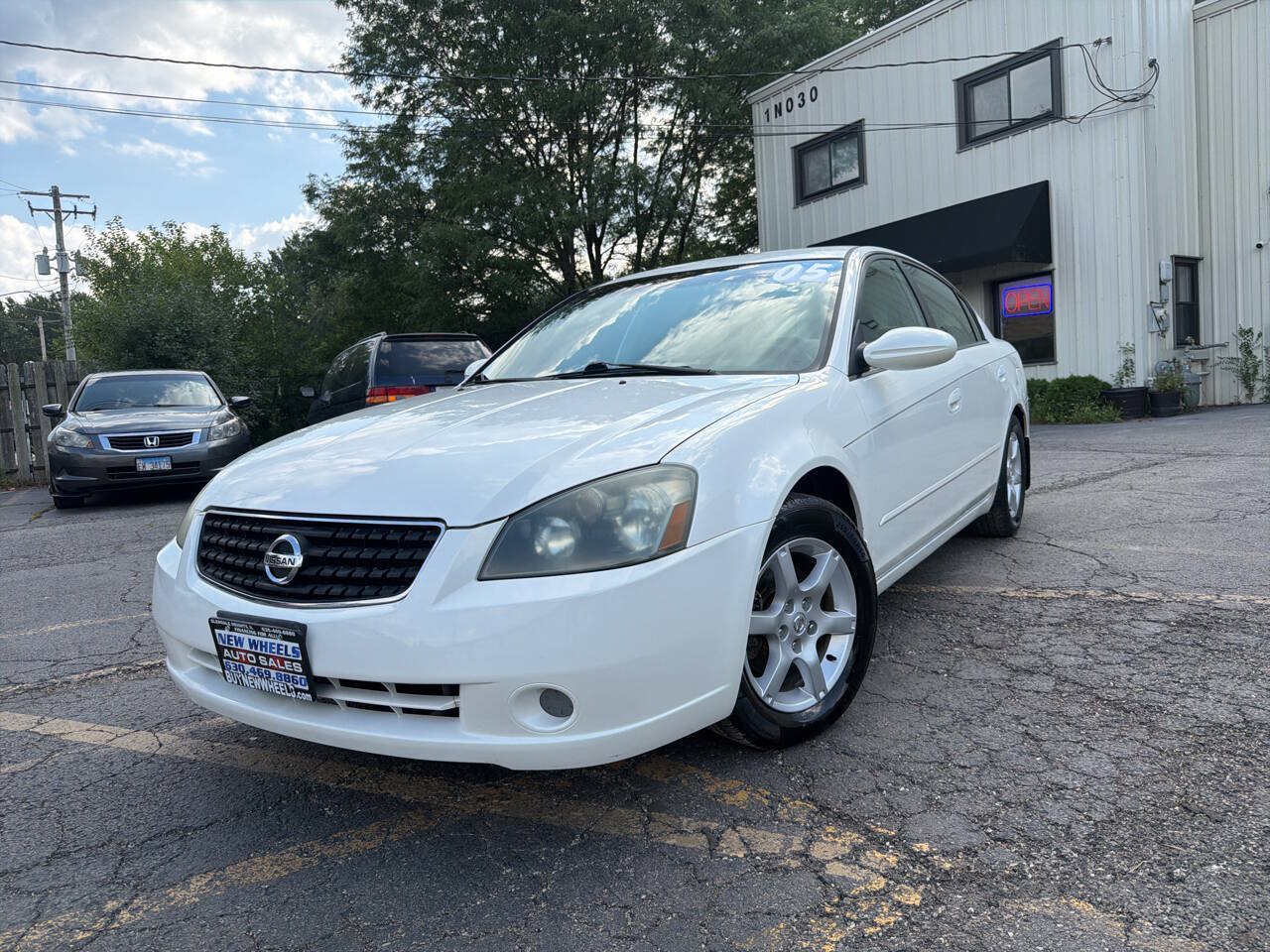 Used 2005 Nissan Altima 2.5 S w/ (F01) Convenience Pkg FWD image 1