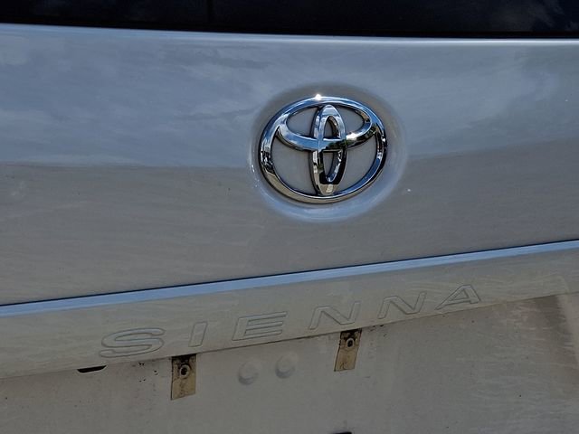 Used 2019 Toyota Sienna XLE Premium FWD image 30