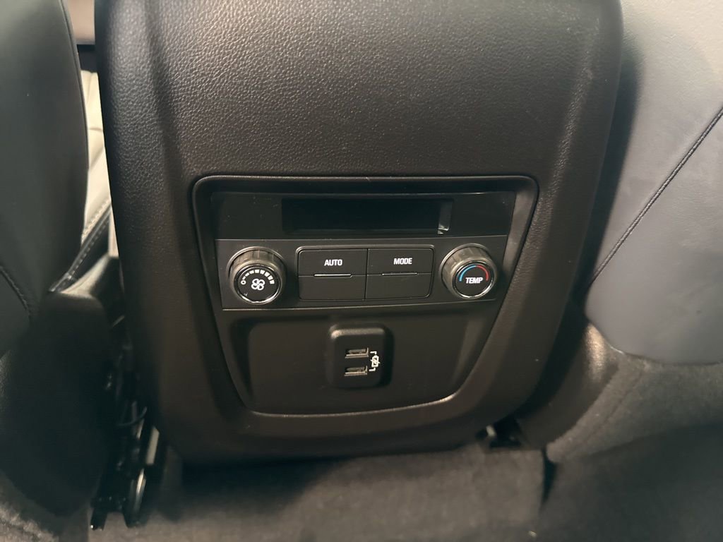 Used 2023 Buick Enclave Essence image 24