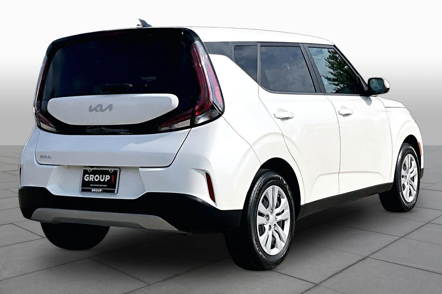 Used 2023 Kia Soul LX FWD image 13