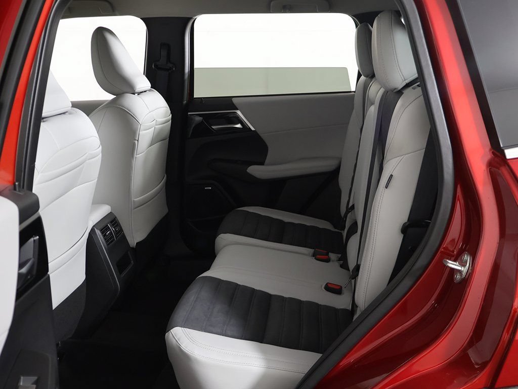 New 2025 Mitsubishi Outlander SE AWD/4WD image 31