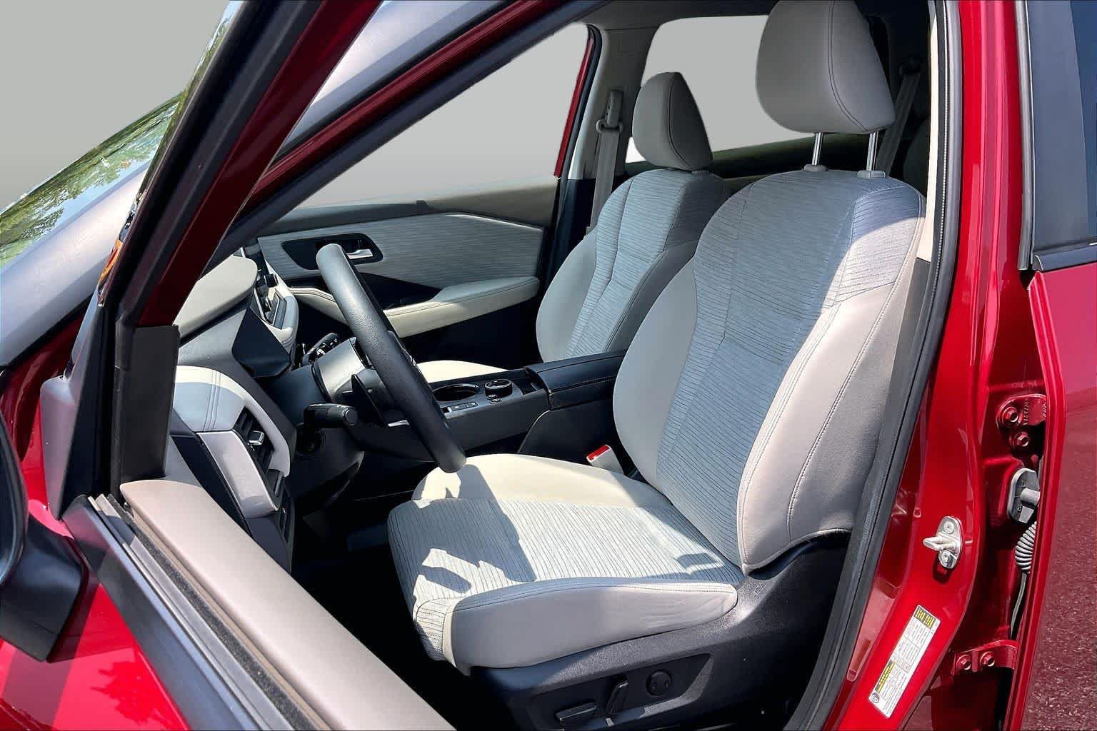 Used 2023 Nissan Rogue SV AWD/4WD image 7