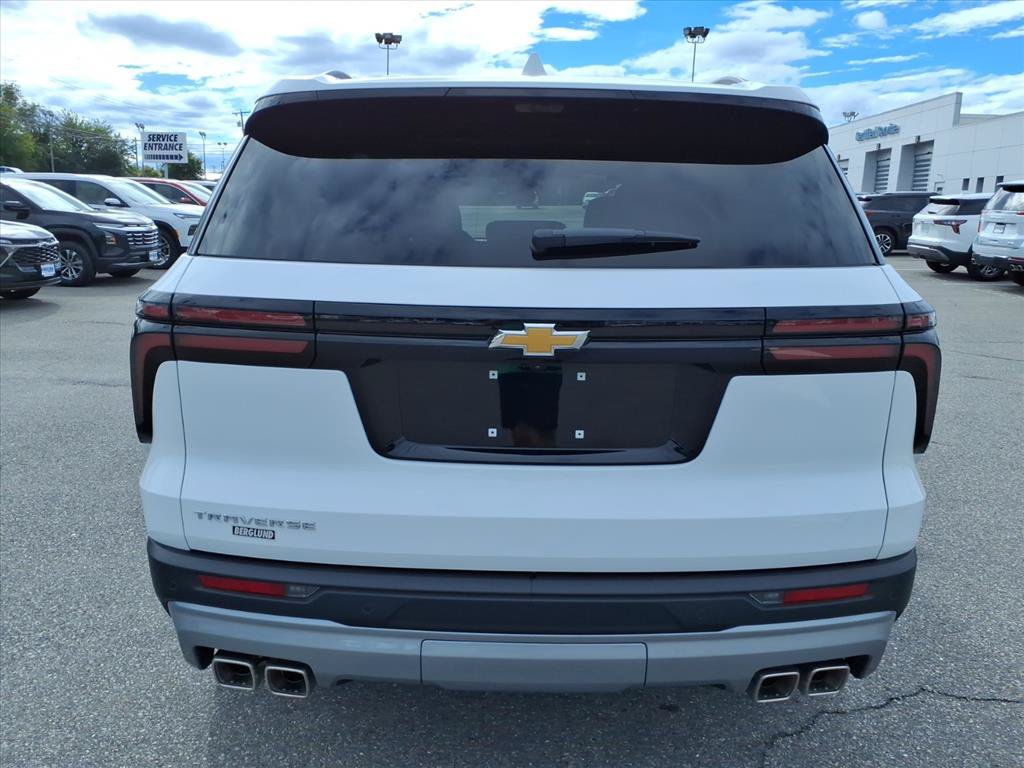 Used 2026 Chevrolet Traverse LT w/ Driver Confidence Package FWD image 5