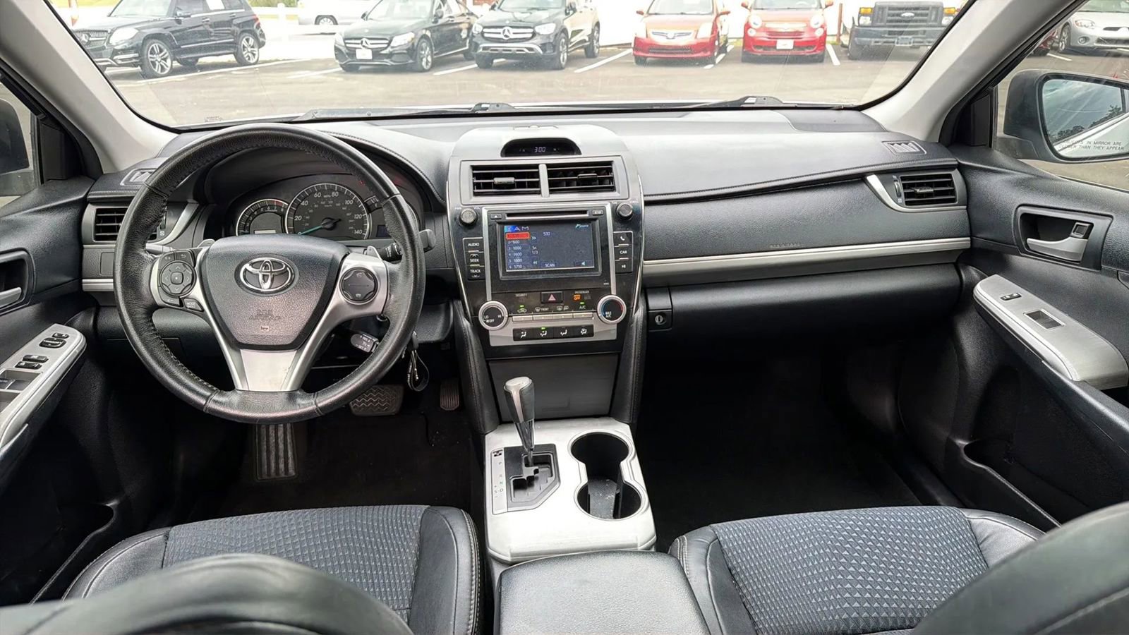 Used 2012 Toyota Camry SE FWD image 9