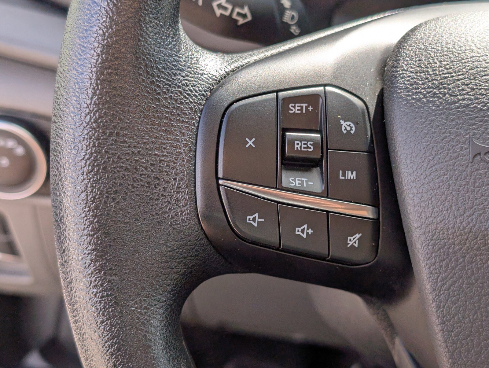 Used 2023 Ford Transit 350 XLT image 28