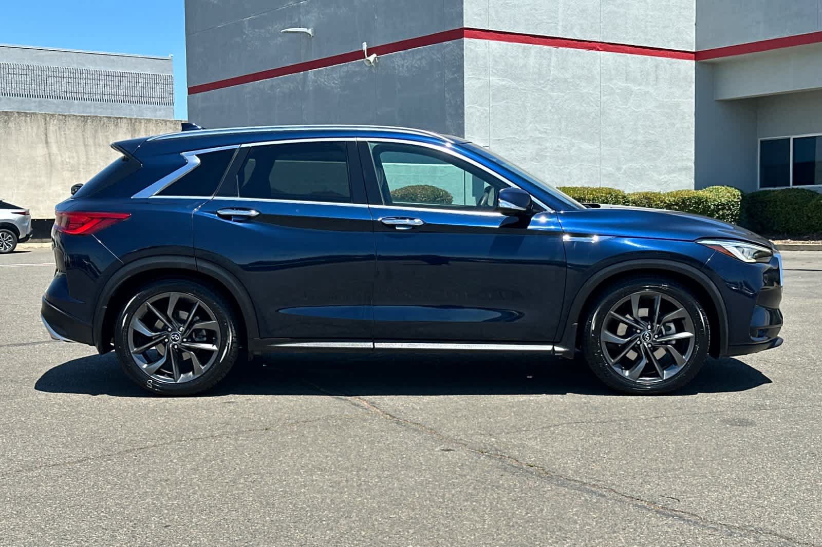 Used 2019 INFINITI QX50 Essential w/ Sensory Package AWD/4WD image 6