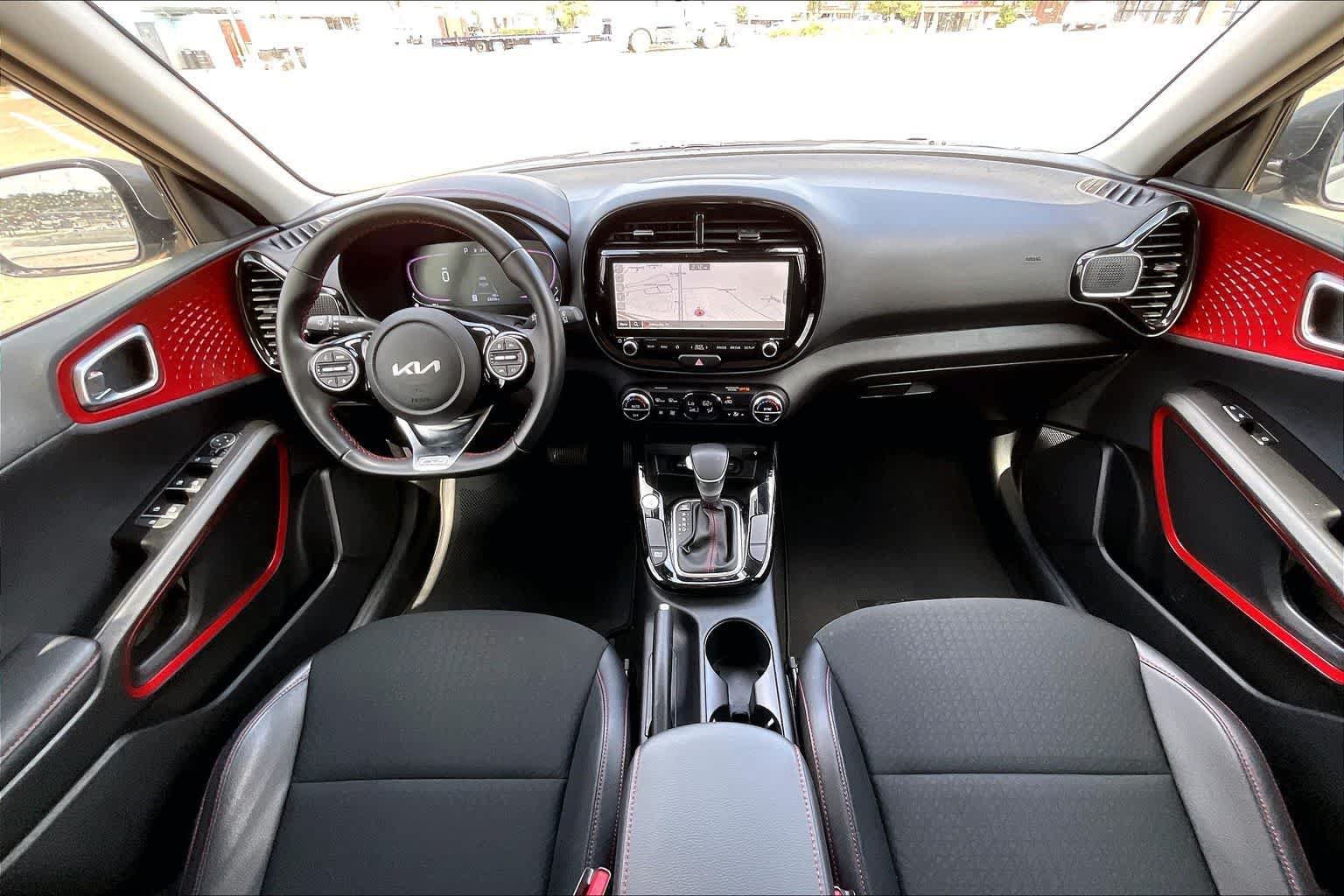 Certified 2024 Kia Soul GT-Line FWD image 9