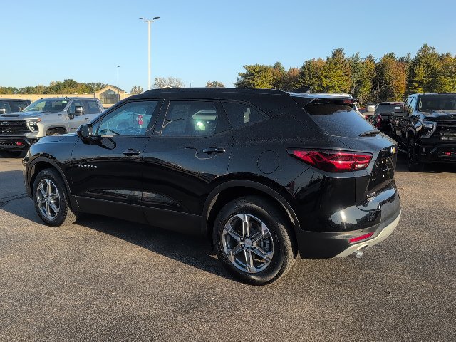 Used 2024 Chevrolet Blazer LT w/ Convenience Package FWD image 4