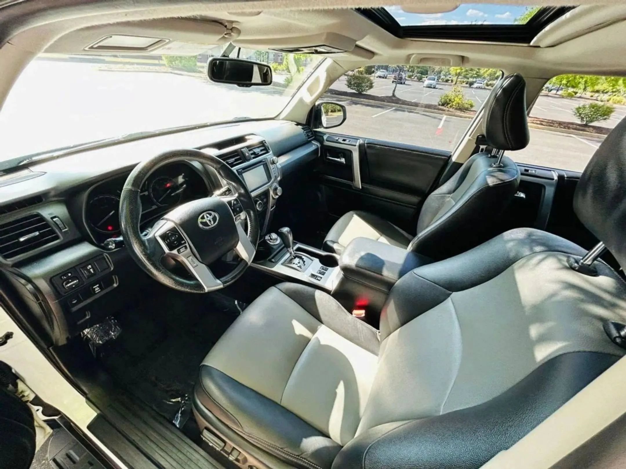 Used 2015 Toyota 4Runner 4WD image 8