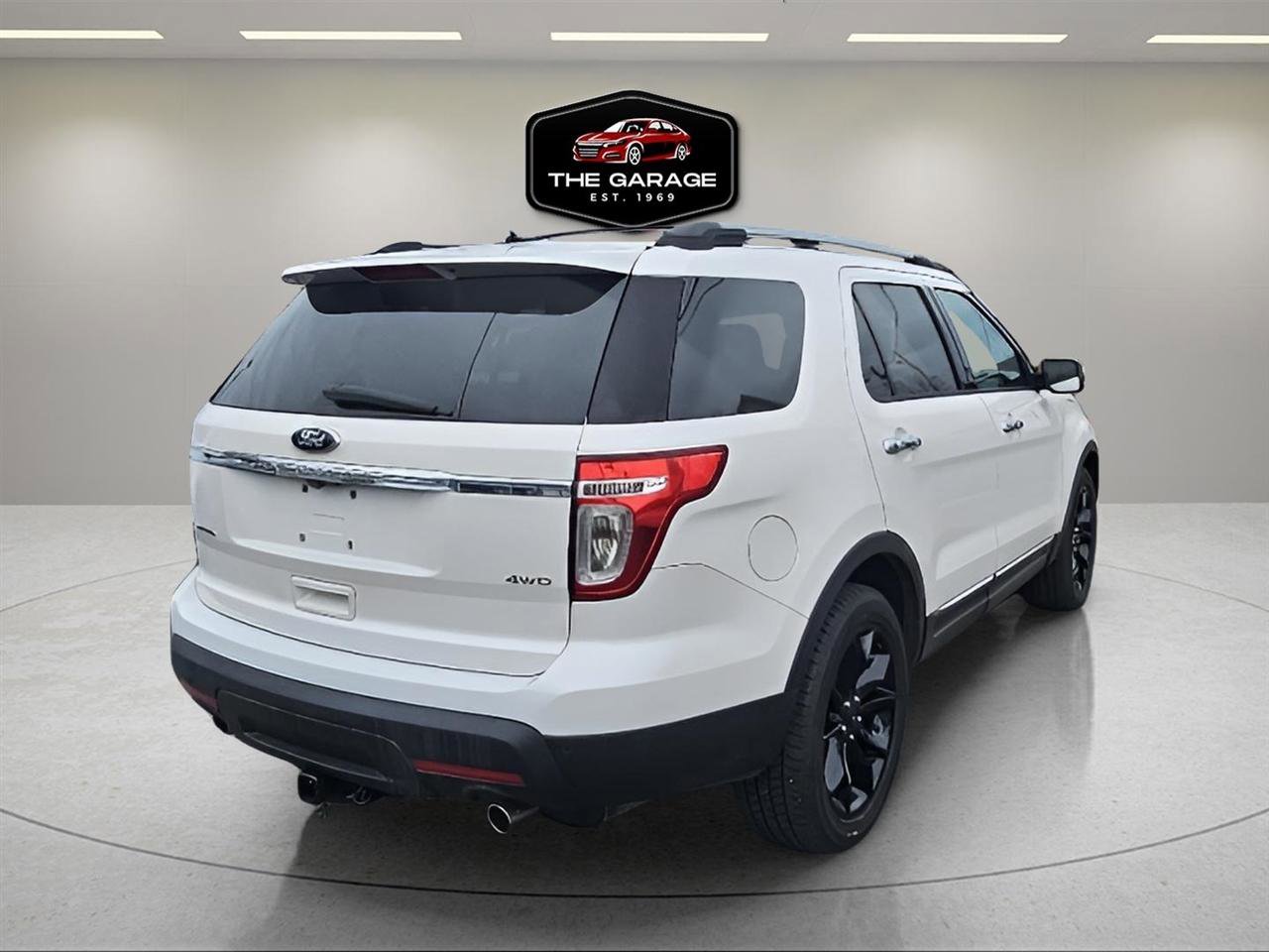 Used 2014 Ford Explorer Limited w/ Equipment Group 302A AWD/4WD image 6