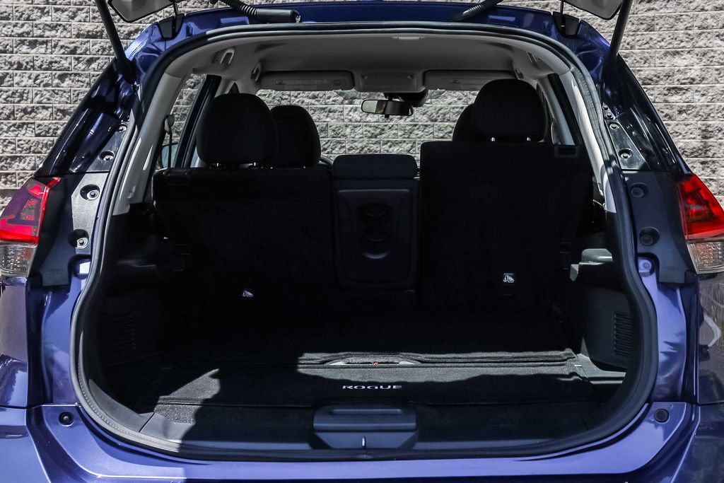 Used 2019 Nissan Rogue S AWD/4WD image 18