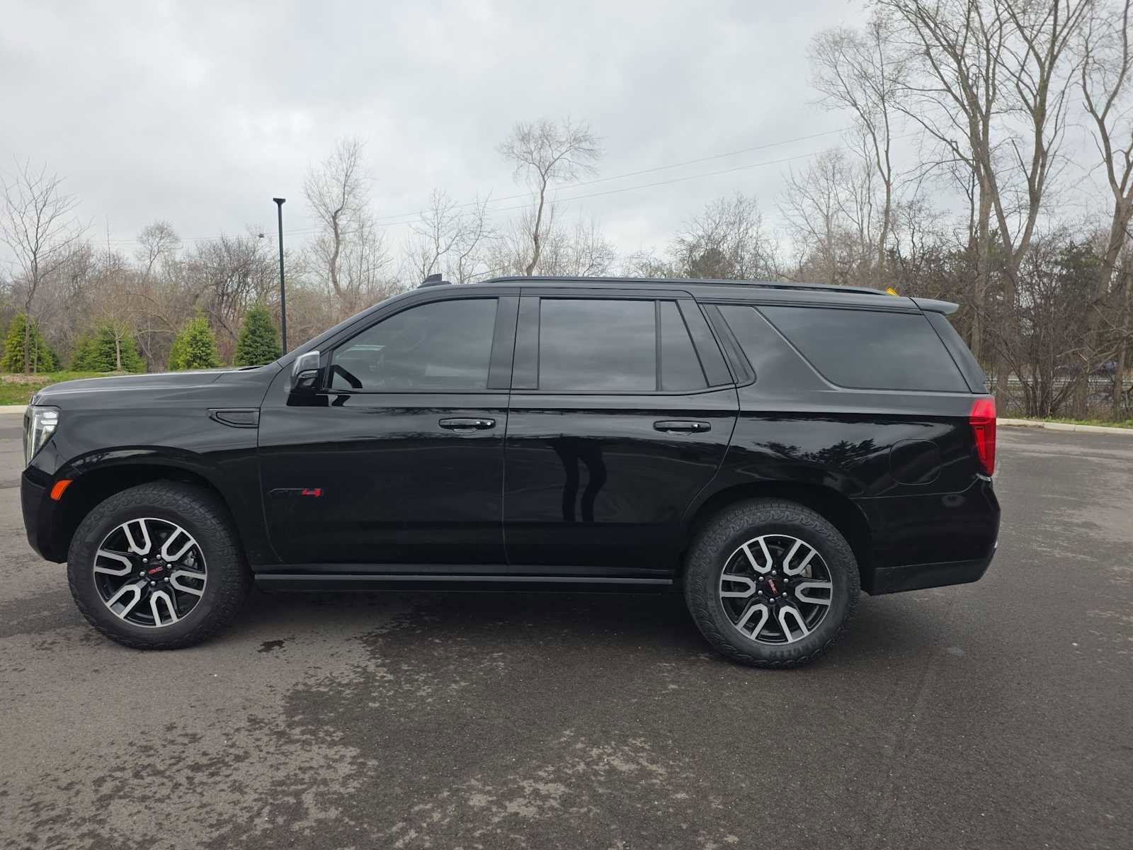 Used 2023 GMC Yukon AT4 w/ AT4 Premium Plus Package image 8