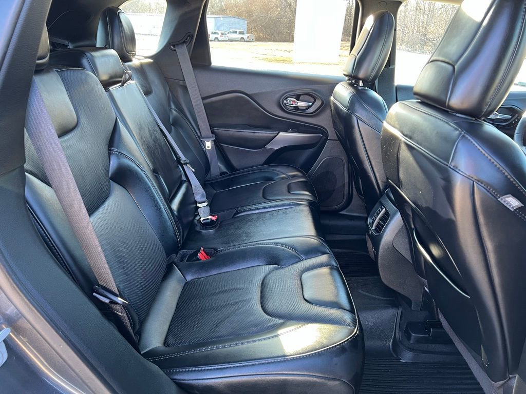 Used 2022 Jeep Cherokee Limited w/ Mopar Interior Package image 17